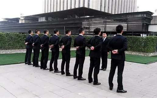 青浦区揭秘：如何选择靠谱的收债公司？老司机给你支招